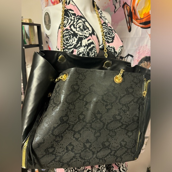 Like new Bebe black snack print tote/ shoulder bag with gold chain straps - Picture 10 of 14